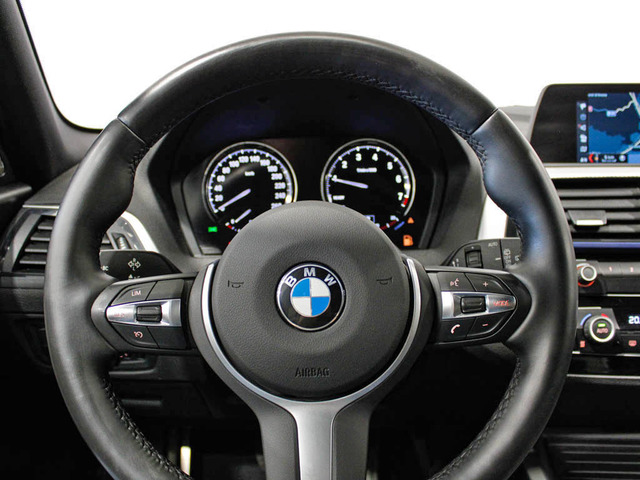 BMW Serie 1 118i color Azul. Año 2019. 100KW(136CV). Gasolina. En concesionario Barcelona Premium -- GRAN VIA de Barcelona
