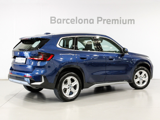 BMW X1 sDrive20i color Azul. Año 2025. 125KW(170CV). Gasolina. En concesionario Barcelona Premium -- GRAN VIA de Barcelona