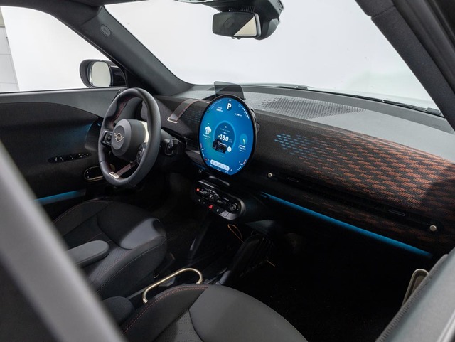 fotoG 7 del MINI MINI Aceman E 135 kW (184 CV) 184cv Eléctrico del 2025 en Girona