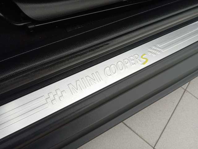 fotoG 24 del MINI MINI Cooper SE 135 kW (184 CV) 184cv Eléctrico del 2020 en Zaragoza