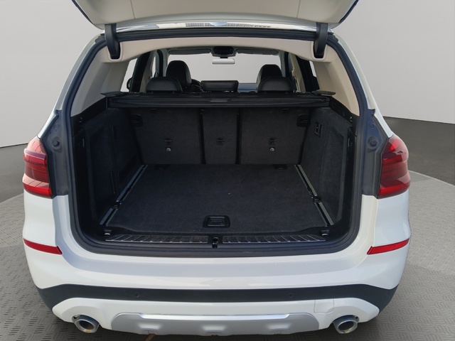 BMW X3 xDrive20d color Blanco. Año 2020. 140KW(190CV). Diésel. En concesionario GANDIA Automoviles Fersan, S.A. de Valencia