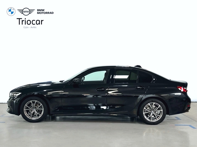 BMW Serie 3 318d color Negro. Año 2020. 110KW(150CV). Diésel. En concesionario Triocar Gijón (Bmw y Mini) de Asturias