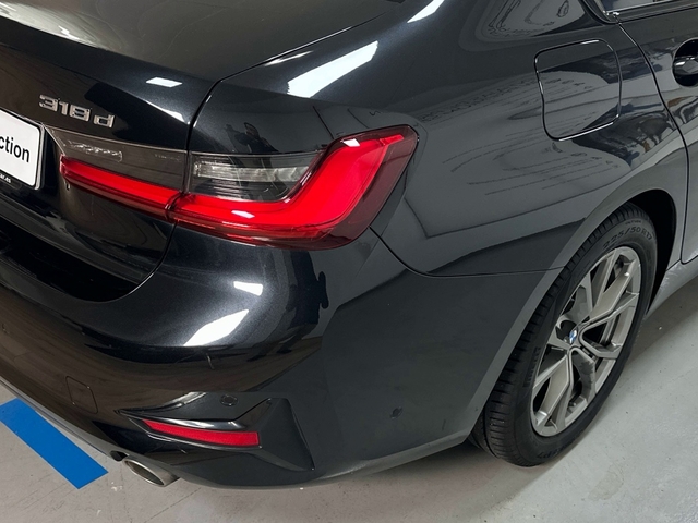 BMW Serie 3 318d color Negro. Año 2020. 110KW(150CV). Diésel. En concesionario Triocar Gijón (Bmw y Mini) de Asturias