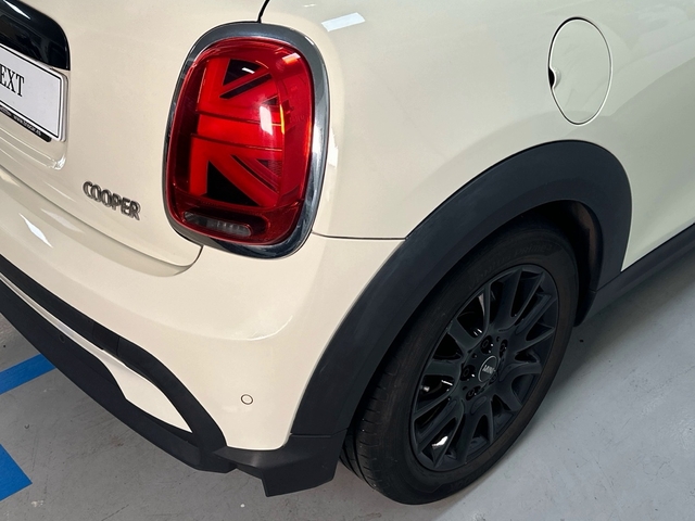 fotoG 12 del MINI MINI 3 Puertas Cooper 100 kW (136 CV) 136cv Gasolina del 2021 en Asturias