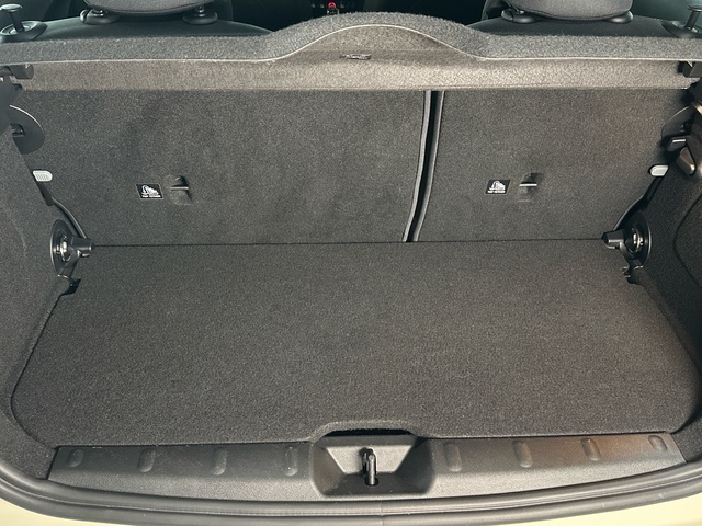 fotoG 18 del MINI MINI 3 Puertas Cooper 100 kW (136 CV) 136cv Gasolina del 2021 en Asturias
