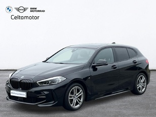Fotos de BMW Serie 1 118d color Negro. Año 2024. 110KW(150CV). Diésel. En concesionario Celtamotor Caldas Reis de Pontevedra