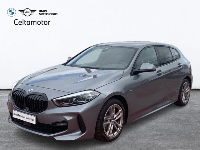 BMW Serie 1 118d color Gris. Año 2024. 110KW(150CV). Diésel. En concesionario Celtamotor Pontevedra de Pontevedra