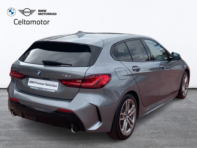 BMW Serie 1 118d color Gris. Año 2024. 110KW(150CV). Diésel. En concesionario Celtamotor Pontevedra de Pontevedra