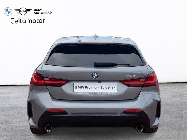 BMW Serie 1 118d color Gris. Año 2024. 110KW(150CV). Diésel. En concesionario Celtamotor Pontevedra de Pontevedra