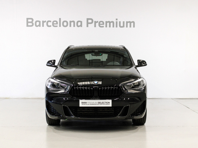 BMW X2 sDrive16d color Negro. Año 2024. 85KW(116CV). Diésel. En concesionario Barcelona Premium -- GRAN VIA de Barcelona