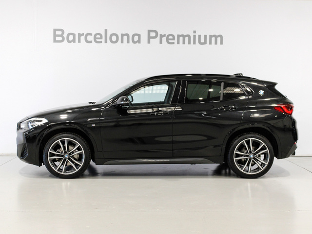 BMW X2 sDrive16d color Negro. Año 2024. 85KW(116CV). Diésel. En concesionario Barcelona Premium -- GRAN VIA de Barcelona