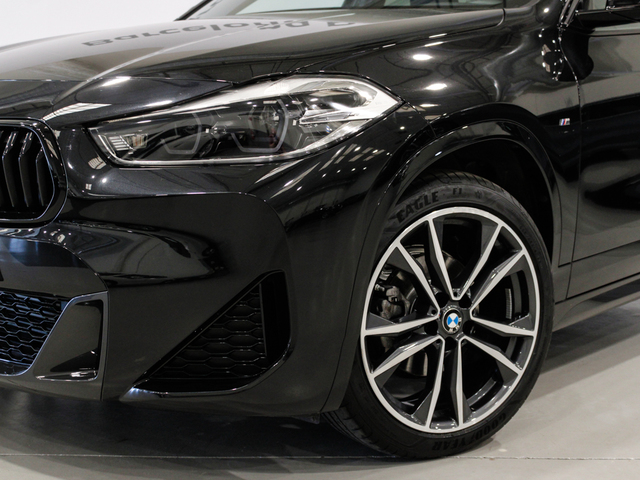 BMW X2 sDrive16d color Negro. Año 2024. 85KW(116CV). Diésel. En concesionario Barcelona Premium -- GRAN VIA de Barcelona