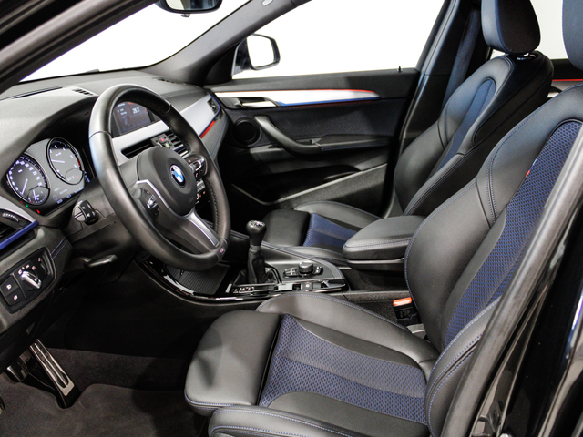 BMW X2 sDrive16d color Negro. Año 2024. 85KW(116CV). Diésel. En concesionario Barcelona Premium -- GRAN VIA de Barcelona