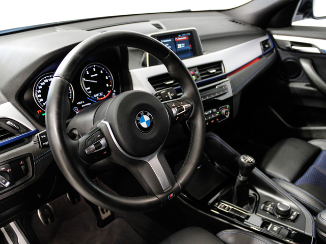 BMW X2 sDrive16d color Negro. Año 2024. 85KW(116CV). Diésel. En concesionario Barcelona Premium -- GRAN VIA de Barcelona