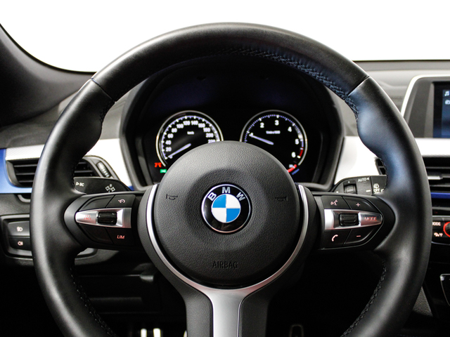 BMW X2 sDrive16d color Negro. Año 2024. 85KW(116CV). Diésel. En concesionario Barcelona Premium -- GRAN VIA de Barcelona