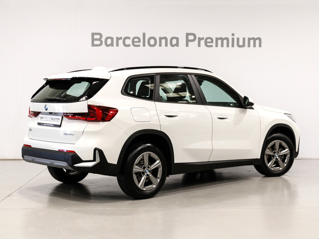 BMW X1 sDrive18d color Blanco. Año 2024. 110KW(150CV). Diésel. En concesionario Barcelona Premium -- GRAN VIA de Barcelona