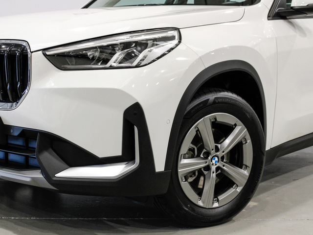 BMW X1 sDrive18d color Blanco. Año 2024. 110KW(150CV). Diésel. En concesionario Barcelona Premium -- GRAN VIA de Barcelona