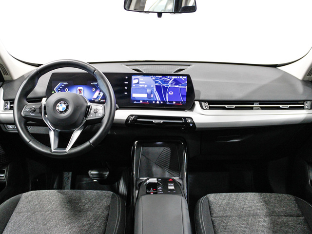 BMW X1 sDrive18d color Blanco. Año 2024. 110KW(150CV). Diésel. En concesionario Barcelona Premium -- GRAN VIA de Barcelona