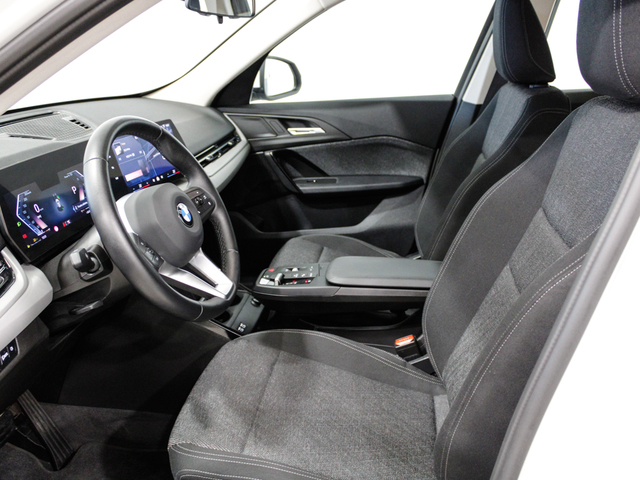 BMW X1 sDrive18d color Blanco. Año 2024. 110KW(150CV). Diésel. En concesionario Barcelona Premium -- GRAN VIA de Barcelona