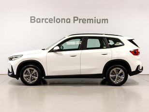 Fotos de BMW X1 sDrive18d color Blanco. Año 2024. 110KW(150CV). Diésel. En concesionario Barcelona Premium -- GRAN VIA de Barcelona