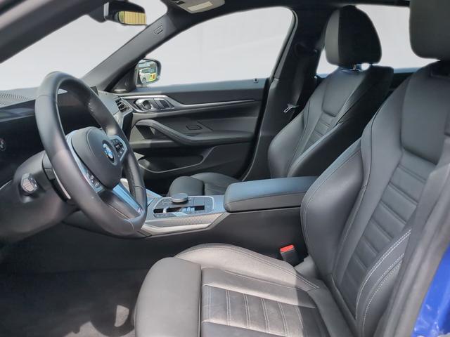 BMW Serie 4 420d Gran Coupe color Azul. Año 2024. 140KW(190CV). Diésel. En concesionario Automotor Premium Velázquez - Málaga de Málaga
