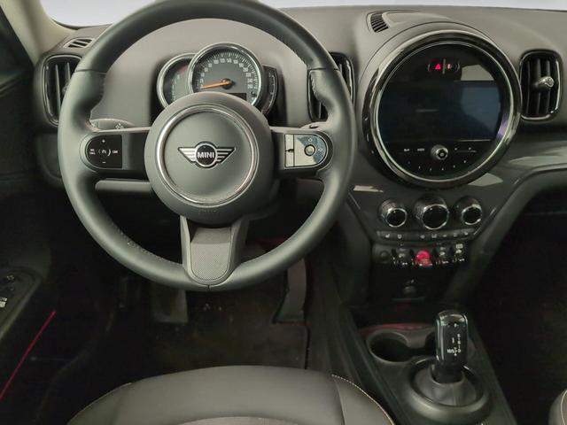 fotoG 10 del MINI MINI Countryman Cooper 100 kW (136 CV) 136cv Gasolina del 2024 en Málaga