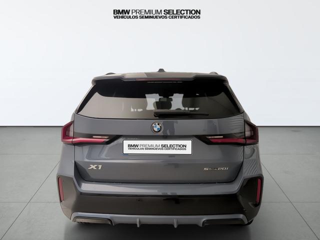 BMW X1 sDrive20i color Gris. Año 2024. 125KW(170CV). Gasolina. En concesionario Automotor Premium Velázquez - Málaga de Málaga