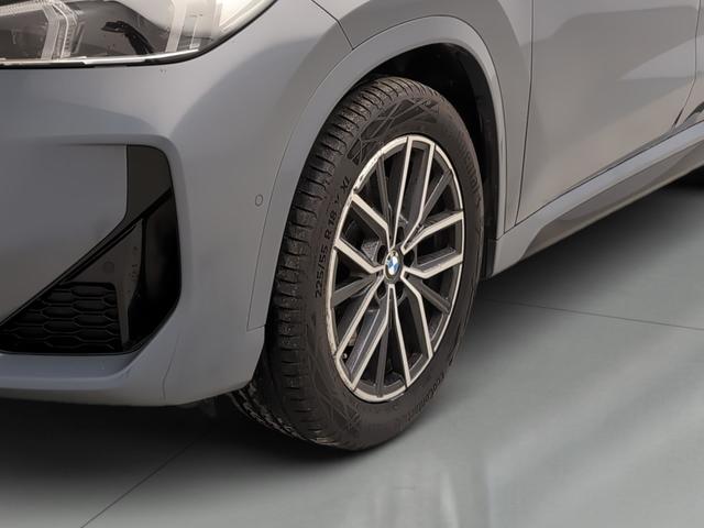 BMW X1 sDrive20i color Gris. Año 2024. 125KW(170CV). Gasolina. En concesionario Automotor Premium Velázquez - Málaga de Málaga