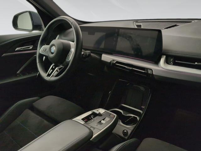 BMW X1 sDrive20i color Gris. Año 2024. 125KW(170CV). Gasolina. En concesionario Automotor Premium Velázquez - Málaga de Málaga