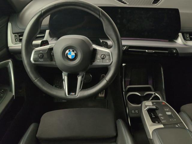 BMW X1 sDrive20i color Gris. Año 2024. 125KW(170CV). Gasolina. En concesionario Automotor Premium Velázquez - Málaga de Málaga