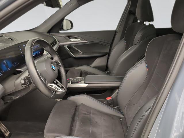 BMW X1 sDrive20i color Gris. Año 2024. 125KW(170CV). Gasolina. En concesionario Automotor Premium Velázquez - Málaga de Málaga
