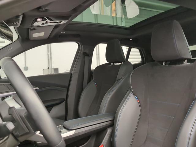 BMW X2 sDrive20i color Negro. Año 2024. 125KW(170CV). Gasolina. En concesionario Automotor Premium Marbella - Málaga de Málaga