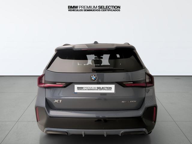 BMW X1 sDrive20i color Gris. Año 2024. 125KW(170CV). Gasolina. En concesionario Automotor Premium Marbella - Málaga de Málaga