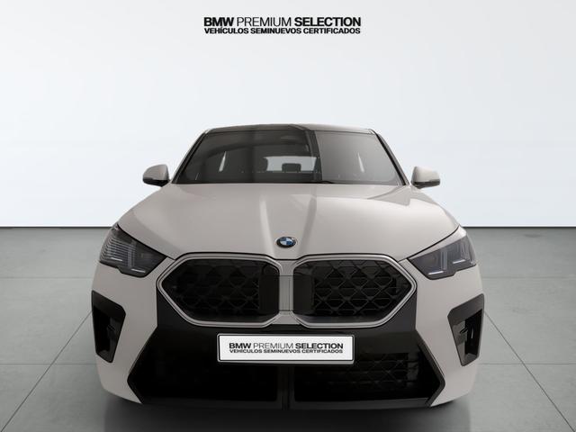 BMW X2 sDrive20i color Blanco. Año 2024. 125KW(170CV). Gasolina. En concesionario Automotor Premium Viso - Málaga de Málaga