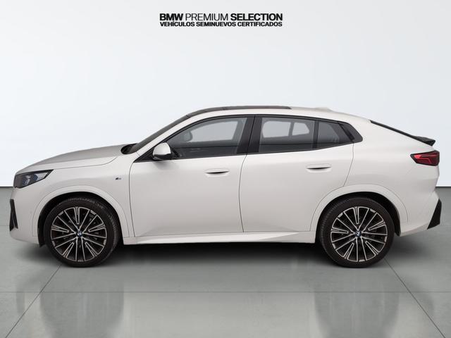 BMW X2 sDrive20i color Blanco. Año 2024. 125KW(170CV). Gasolina. En concesionario Automotor Premium Viso - Málaga de Málaga