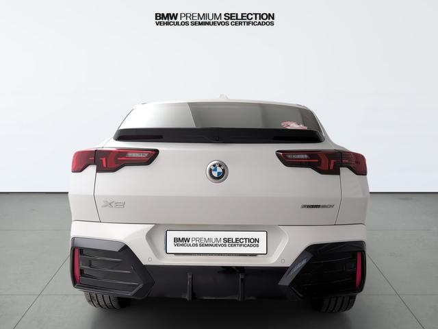 BMW X2 sDrive20i color Blanco. Año 2024. 125KW(170CV). Gasolina. En concesionario Automotor Premium Viso - Málaga de Málaga