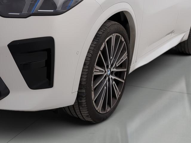 BMW X2 sDrive20i color Blanco. Año 2024. 125KW(170CV). Gasolina. En concesionario Automotor Premium Viso - Málaga de Málaga
