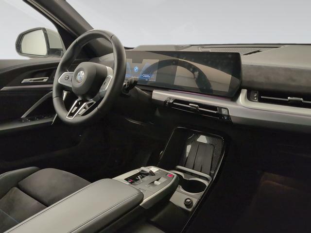 BMW X2 sDrive20i color Blanco. Año 2024. 125KW(170CV). Gasolina. En concesionario Automotor Premium Viso - Málaga de Málaga