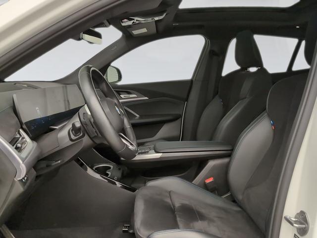 BMW X2 sDrive20i color Blanco. Año 2024. 125KW(170CV). Gasolina. En concesionario Automotor Premium Viso - Málaga de Málaga