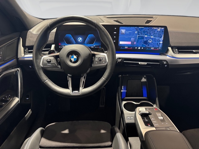 BMW X2 sDrive20i color Negro. Año 2024. 125KW(170CV). Gasolina. En concesionario Automotor Premium Viso - Málaga de Málaga