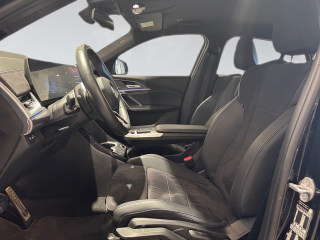 BMW X2 sDrive20i color Negro. Año 2024. 125KW(170CV). Gasolina. En concesionario Automotor Premium Viso - Málaga de Málaga