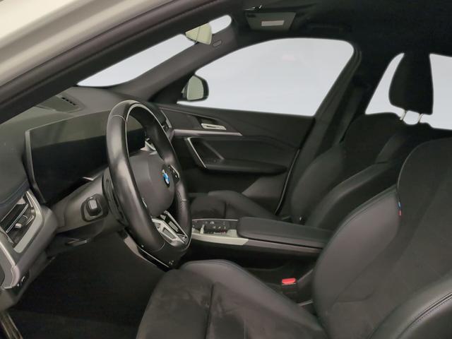 BMW X1 sDrive18d color Blanco. Año 2023. 110KW(150CV). Diésel. En concesionario Automotor Premium Marbella - Málaga de Málaga