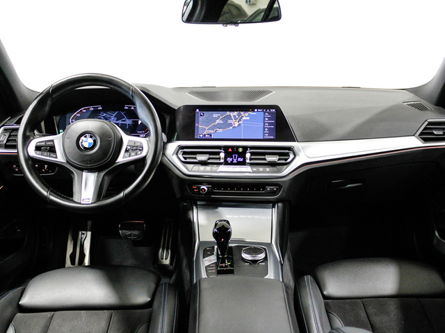 BMW Serie 3 318d Touring color Blanco. Año 2022. 110KW(150CV). Diésel. En concesionario Barcelona Premium -- GRAN VIA de Barcelona