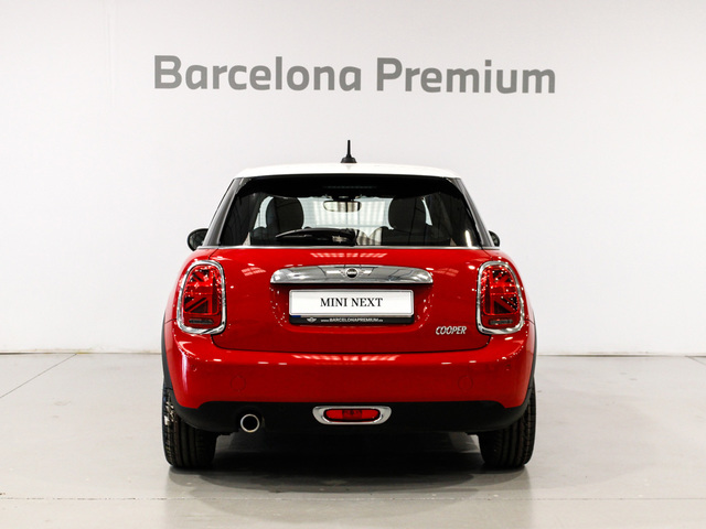 fotoG 4 del MINI MINI 5 Puertas Cooper 100 kW (136 CV) 136cv Gasolina del 2021 en Barcelona