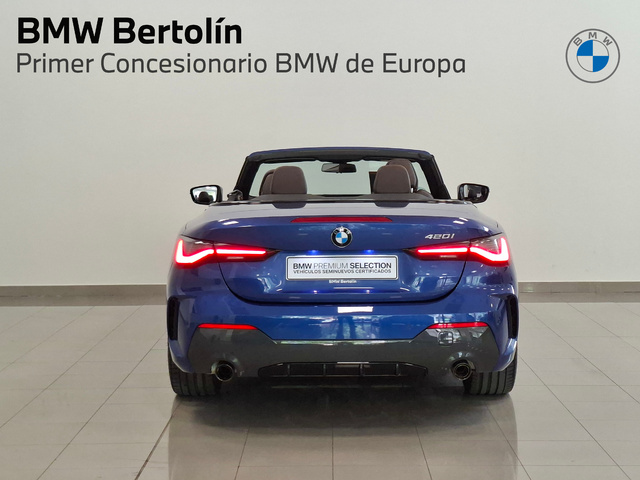BMW Serie 4 420i Cabrio color Azul. Año 2024. 135KW(184CV). Gasolina. En concesionario Automoviles Bertolin S.L. de Valencia