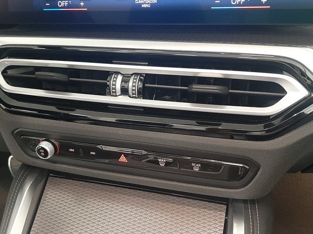 BMW Serie 4 420i Cabrio color Blanco. Año 2024. 135KW(184CV). Gasolina. En concesionario Automoviles Bertolin S.L. de Valencia