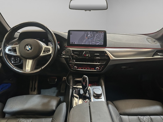 BMW Serie 5 520d Touring color Gris. Año 2023. 140KW(190CV). Diésel. En concesionario DIGITAL Automoviles Fersan, S.A. de Alicante