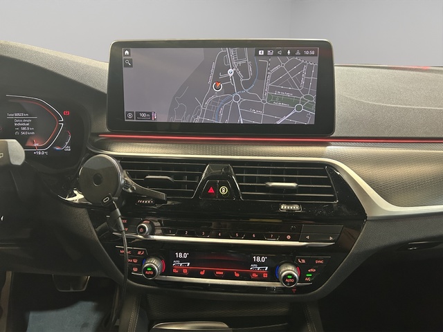 BMW Serie 5 520d Touring color Gris. Año 2023. 140KW(190CV). Diésel. En concesionario DIGITAL Automoviles Fersan, S.A. de Alicante