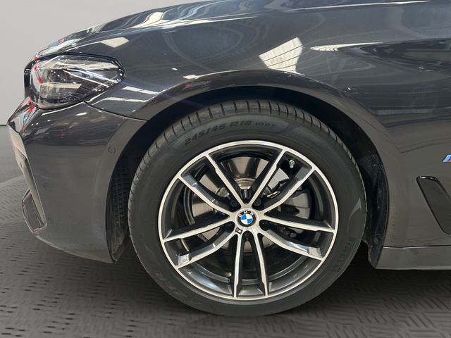 BMW Serie 5 520d Touring color Gris. Año 2023. 140KW(190CV). Diésel. En concesionario DIGITAL Automoviles Fersan, S.A. de Alicante