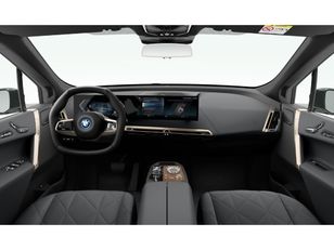 Fotos de BMW iX xDrive40 color Negro. Año 2023. 240KW(326CV). Eléctrico. En concesionario Móvil Begar Alicante de Alicante